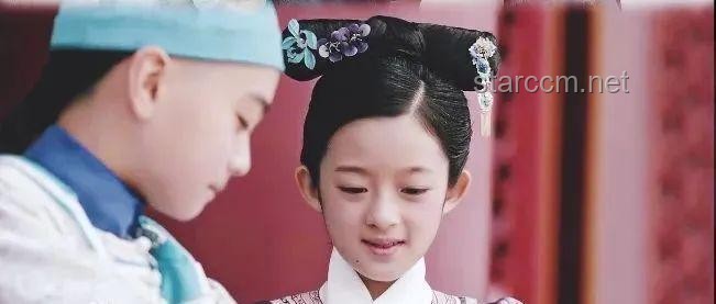 女演员戴百万耳环为何引发社会热议？